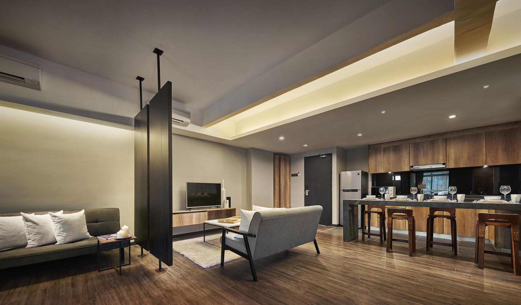Tropics Eight Suites George Town Buitenkant foto