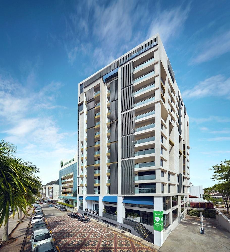 Tropics Eight Suites George Town Buitenkant foto