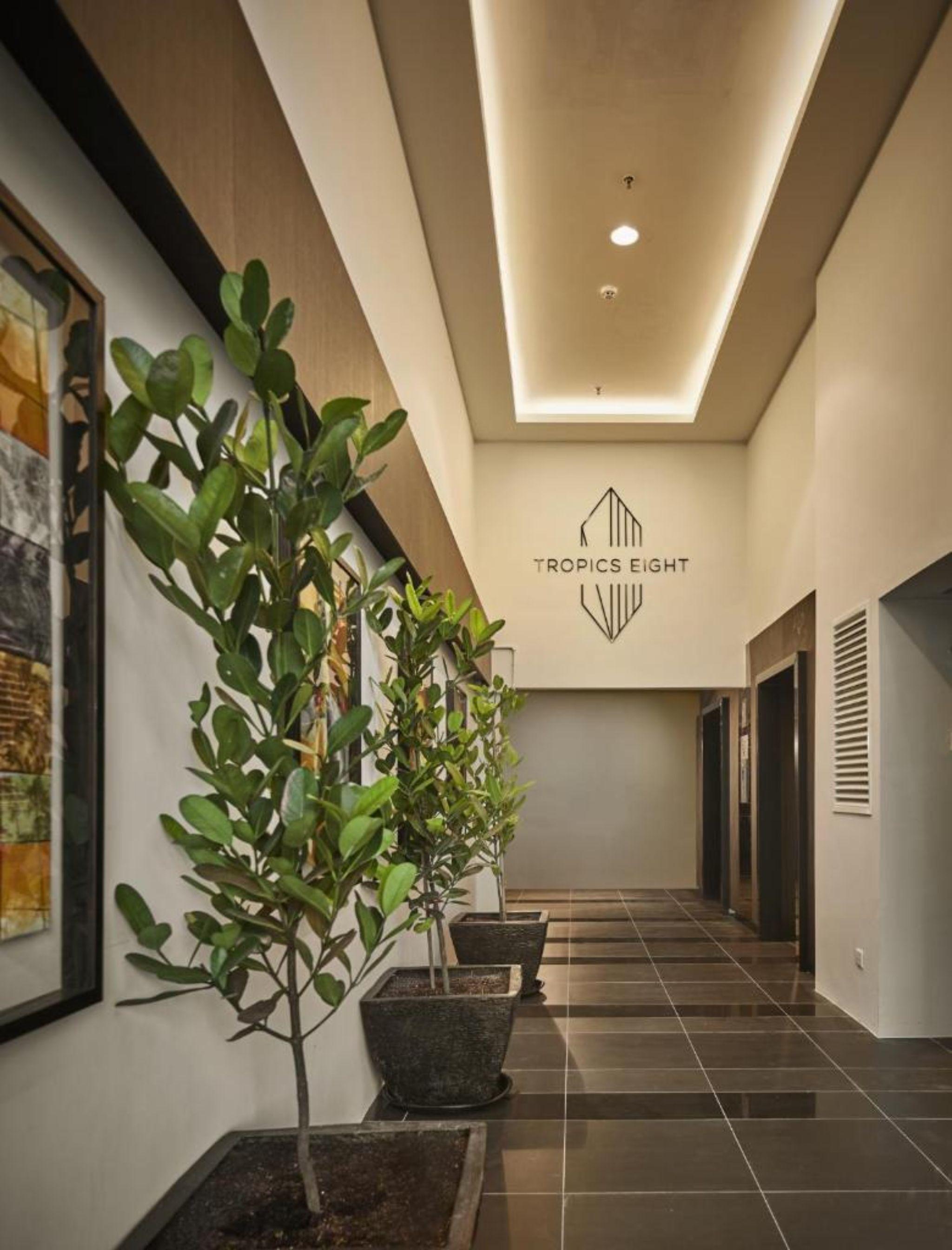 Tropics Eight Suites George Town Buitenkant foto