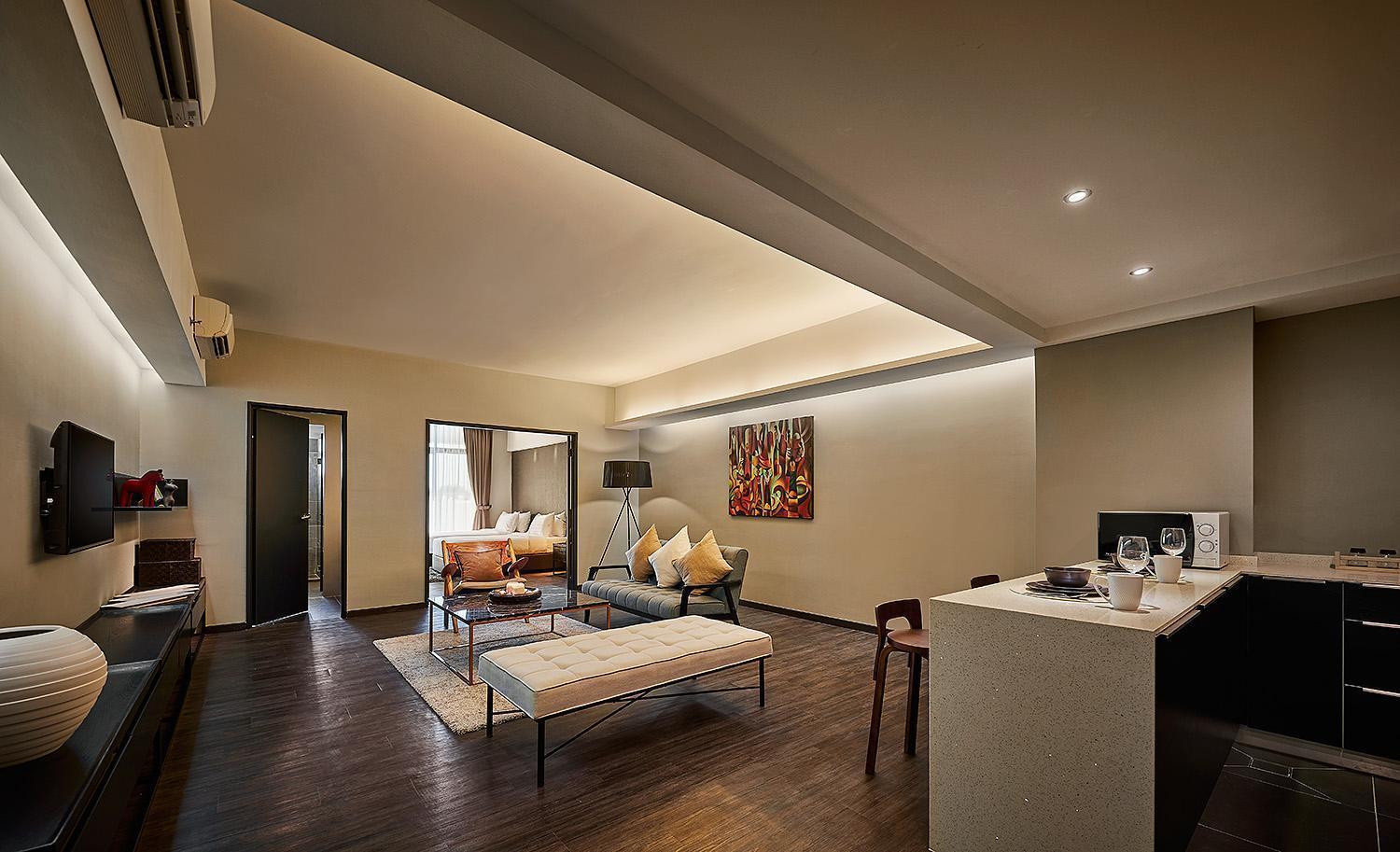 Tropics Eight Suites George Town Buitenkant foto