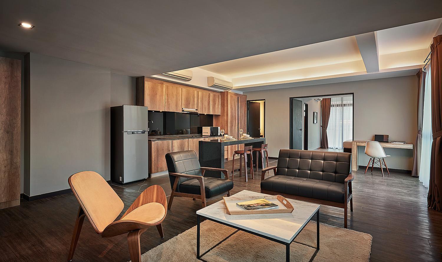 Tropics Eight Suites George Town Buitenkant foto
