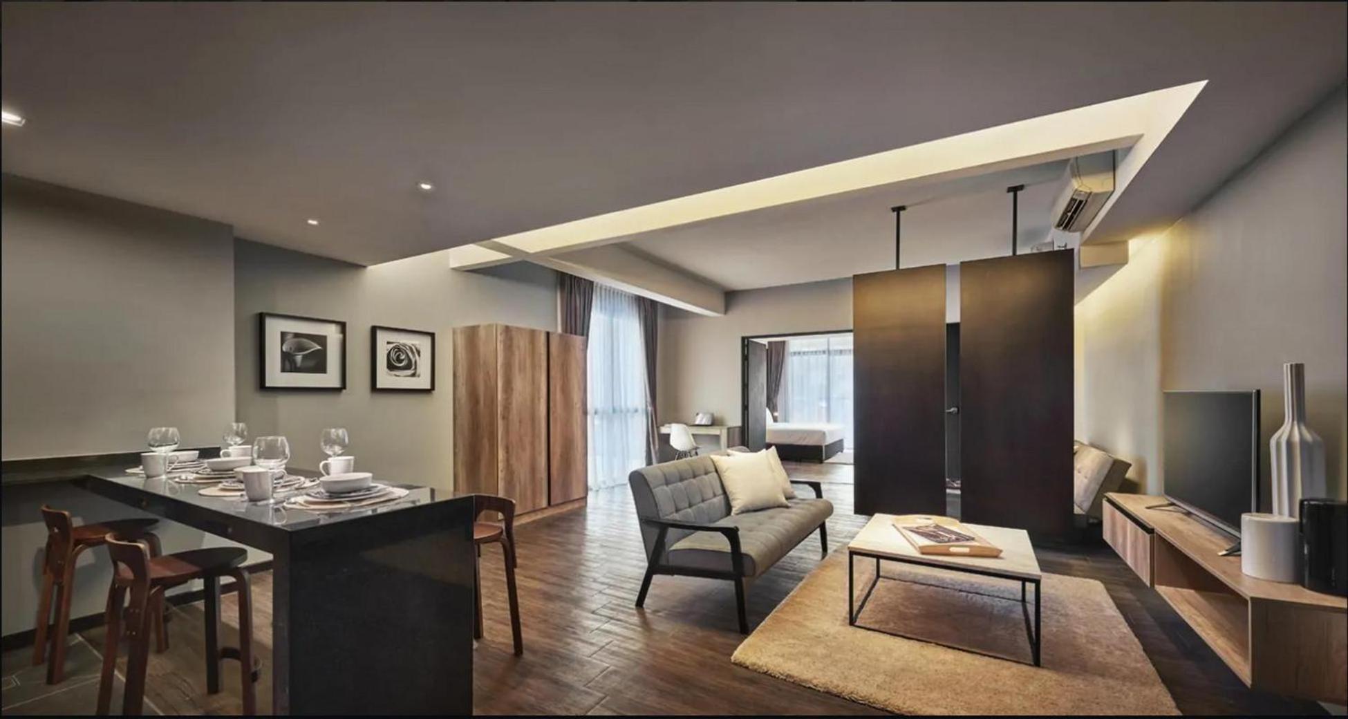 Tropics Eight Suites George Town Buitenkant foto