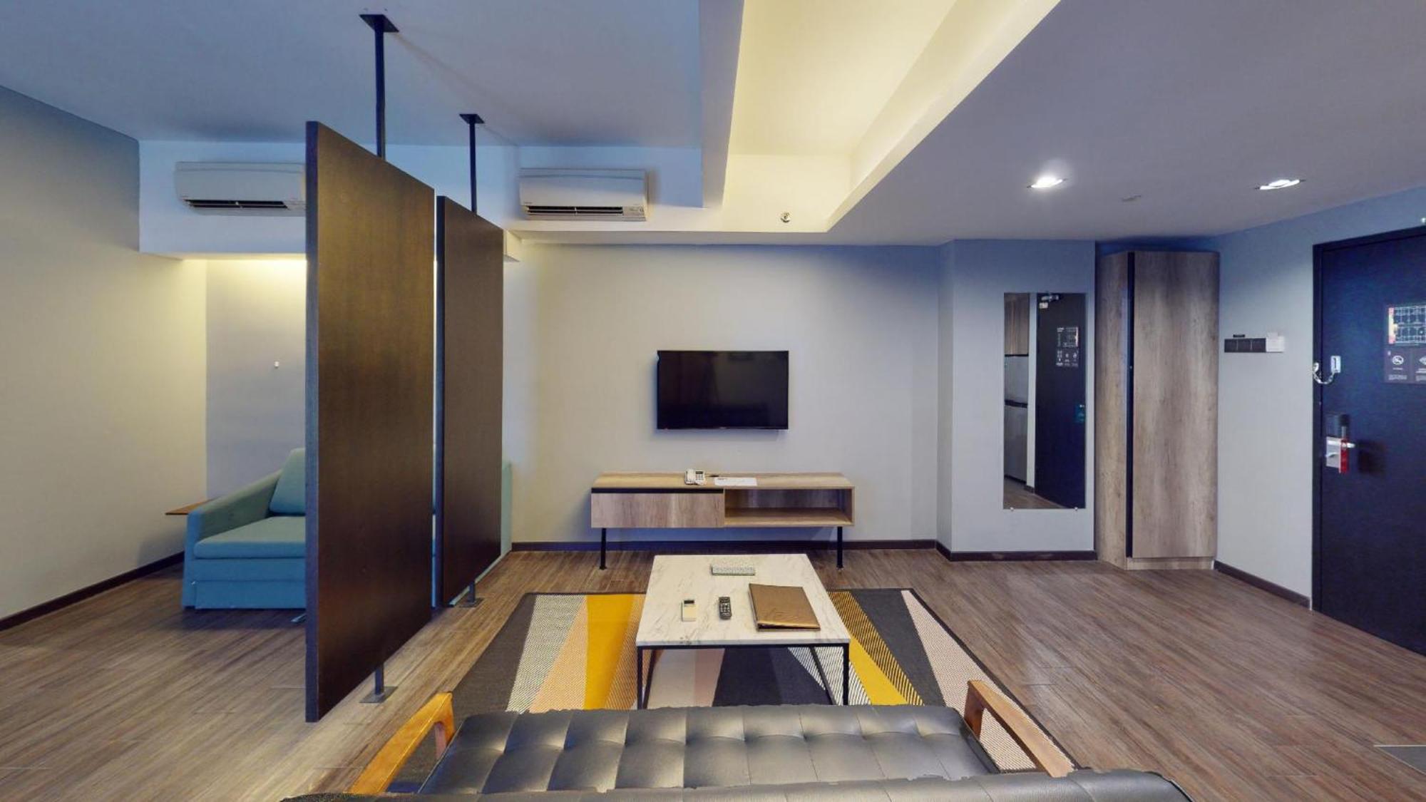 Tropics Eight Suites George Town Buitenkant foto
